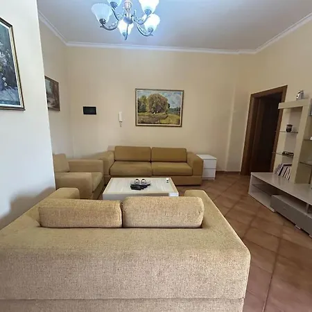 Apartment 15 Min From The Sea